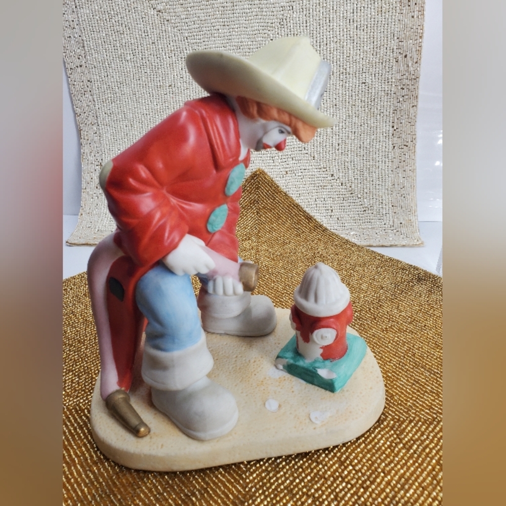 Frankie the Fireman Clowns on Parade Collection, missing dog figurine (25)